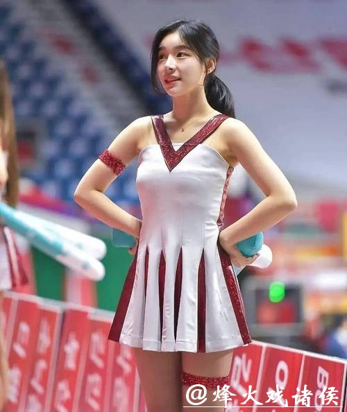 韩国00后啦啦队员走红,面对镜头公布择偶标准:能接受比我大20岁 韩国00后啦啦队员走红,面对镜头公布择偶标准:能接受比我大20岁